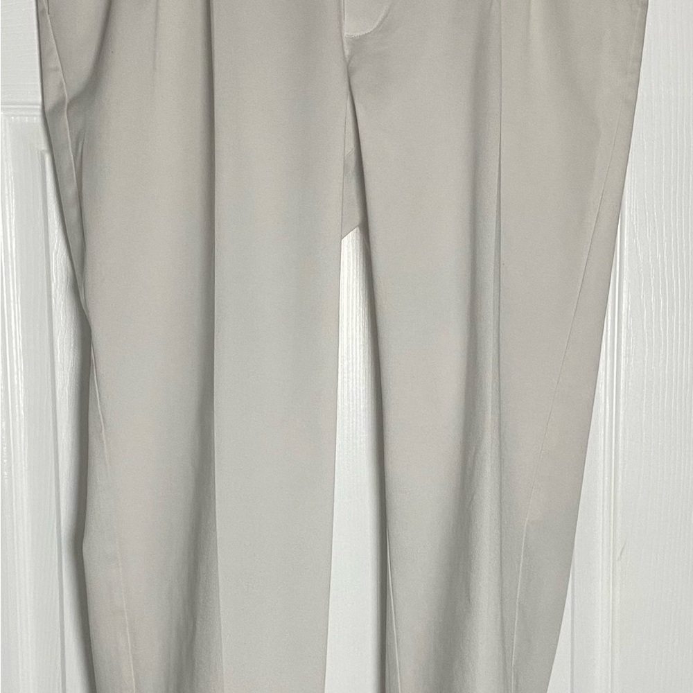 Roundtree & Yorke Men's Light Gray Chinos